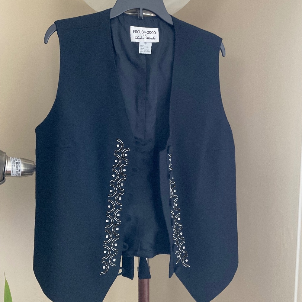 Focus 2000 by Charles Uluech Classic Black Vest, Size 8